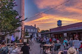 Catch the rhythm of Rocky Mount! From outdoor concerts at the Mills to jazz nights downtown, live music fills the air all year long.